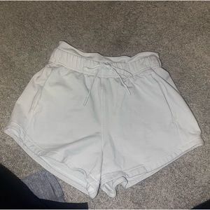 Lululemon inner glow High rise shorts in  bone